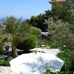 Astar ***** - D'hote, 3* Le Trayas