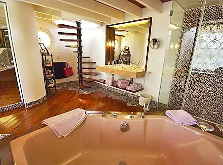 Astar ***** - D'hote, 3*