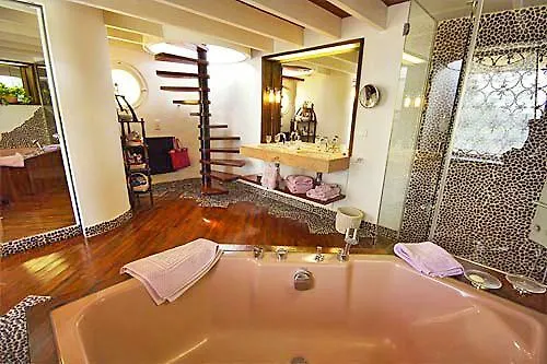Astar ***** - D'hote, 3*